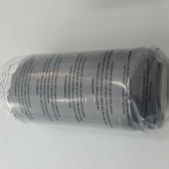 Cozy Gray Fleece Throw Blanket New - Picture 15 of 16